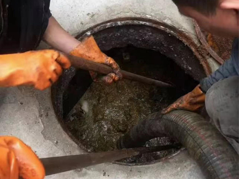 麻阳清理化粪池时如何避免沼气的危害?